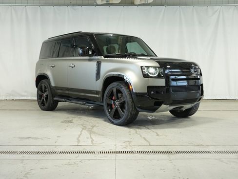 Used 2025 Land Rover Defender 110 X image 7