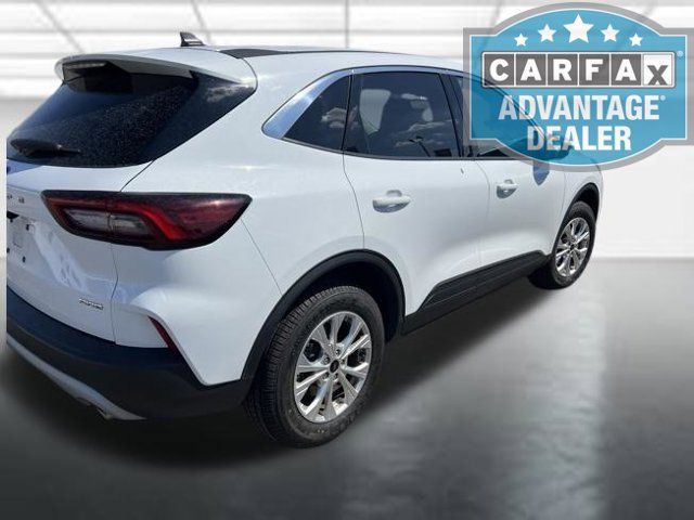 Used 2024 Ford Escape Active AWD/4WD image 3