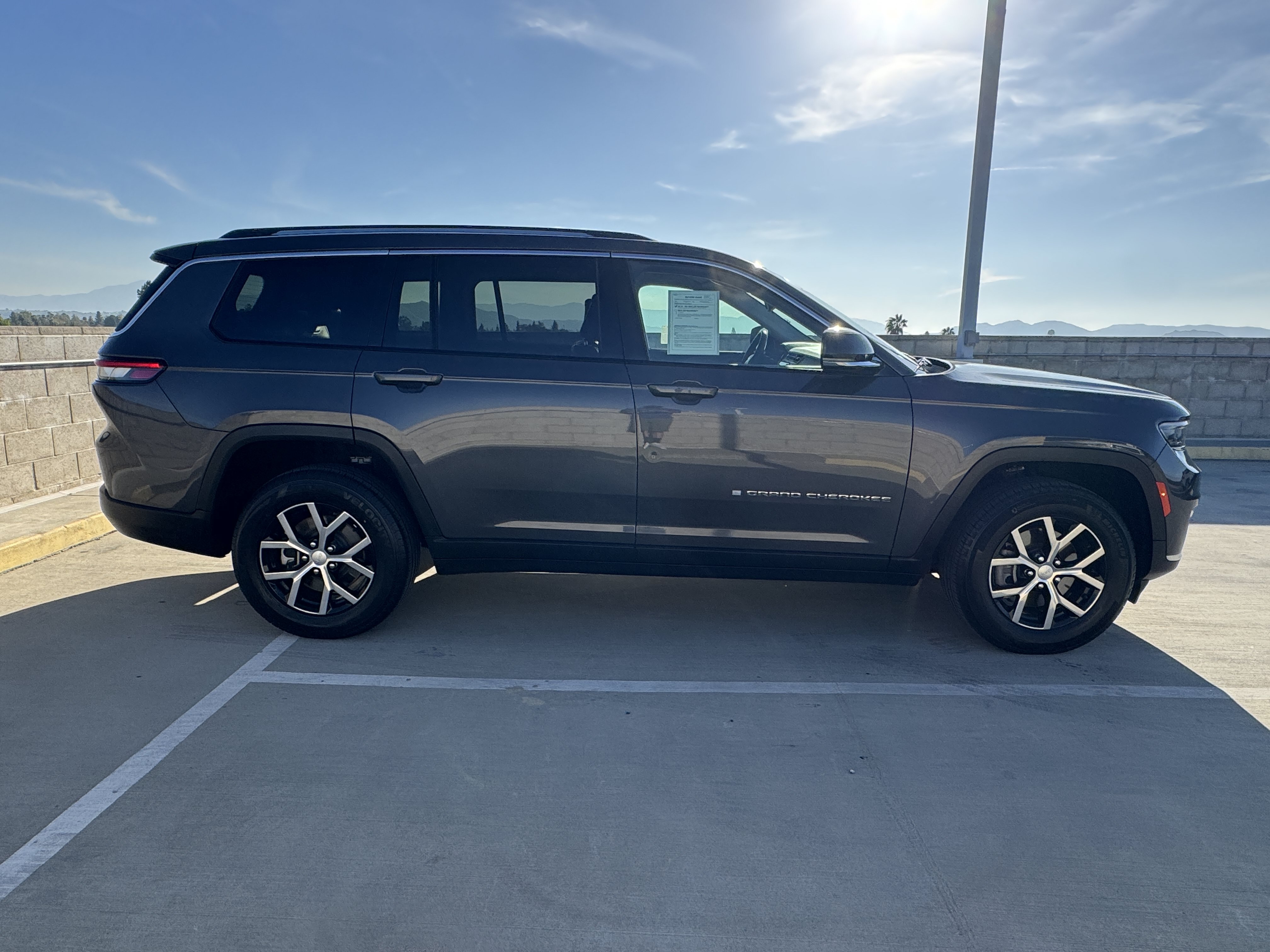 Used 2024 Jeep Grand Cherokee L Limited RWD image 12