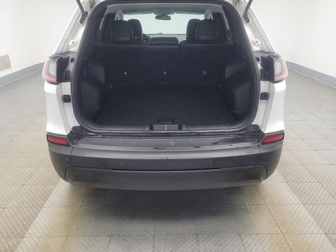 Used 2019 Jeep Cherokee Latitude Plus w/ Cold Weather Group image 29