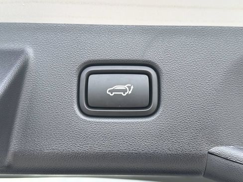 Used 2025 Hyundai Tucson Limited FWD image 9