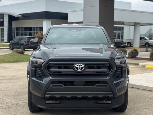 Used 2026 Toyota Tacoma SR image 4