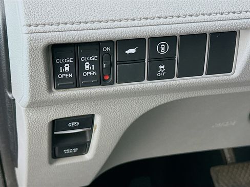 Used 2022 Honda Odyssey EX-L image 17