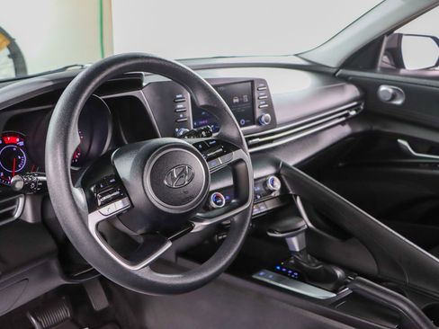Used 2023 Hyundai Elantra SEL w/ Cargo Package FWD image 22