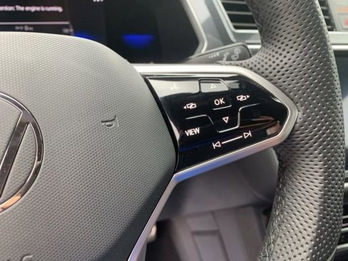 Used 2022 Volkswagen Tiguan SE R-Line image 30