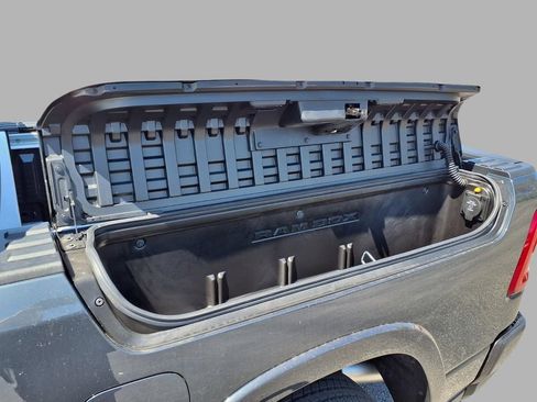 New 2026 RAM 1500 Laramie AWD/4WD image 24