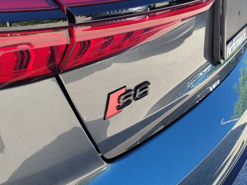 Used 2021 Audi S6 Prestige w/ Prestige Package image 11