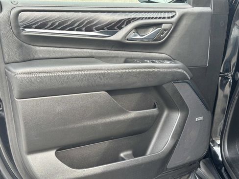 Used 2023 GMC Yukon XL Denali image 18