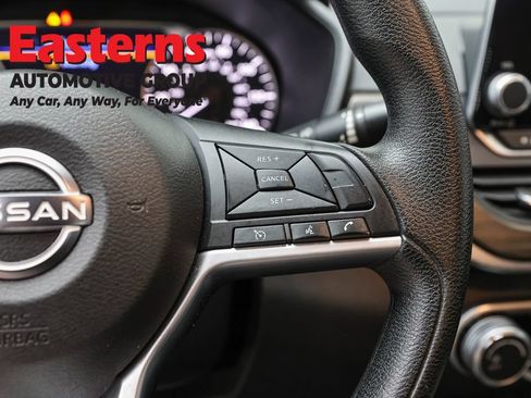 Used 2024 Nissan Altima 2.5 SV FWD image 16