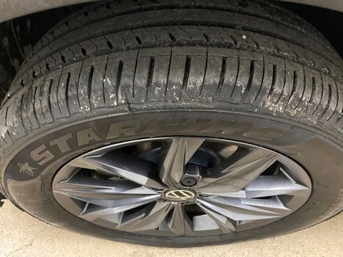 Used 2023 Volkswagen Tiguan SE image 6