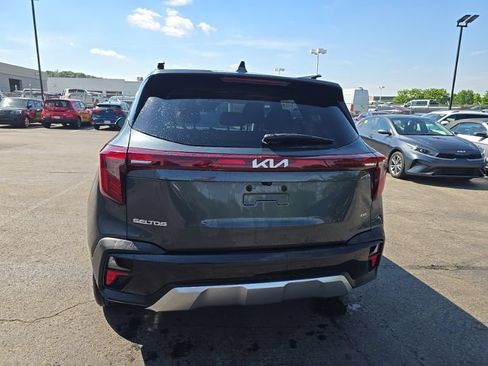 Certified 2024 Kia Seltos EX AWD/4WD image 2