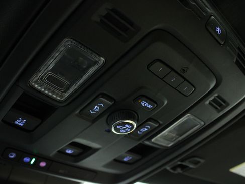 Used 2021 Cadillac Escalade Premium Luxury image 26