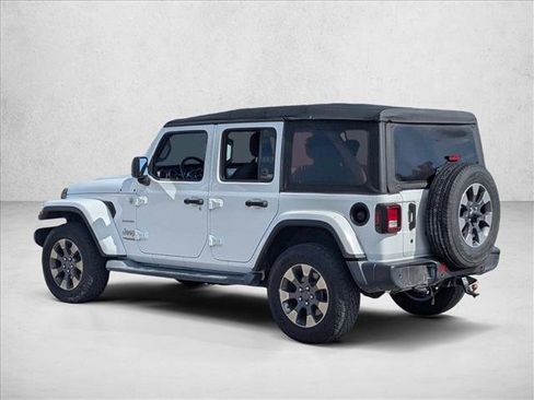Used 2018 Jeep Wrangler Unlimited Sahara image 7