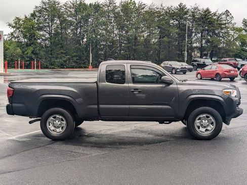 Used 2022 Toyota Tacoma SR AWD/4WD image 8