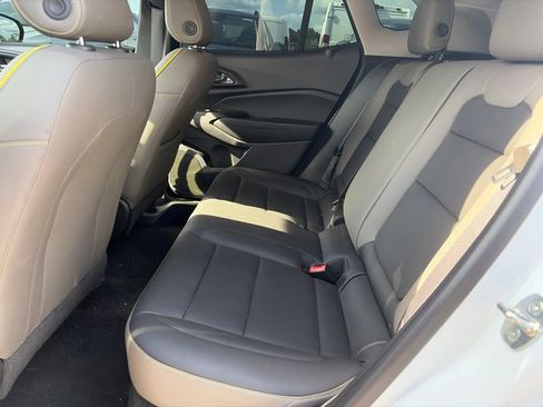 Used 2024 Chevrolet Trax ACTIV w/ Driver Confidence Package FWD image 9