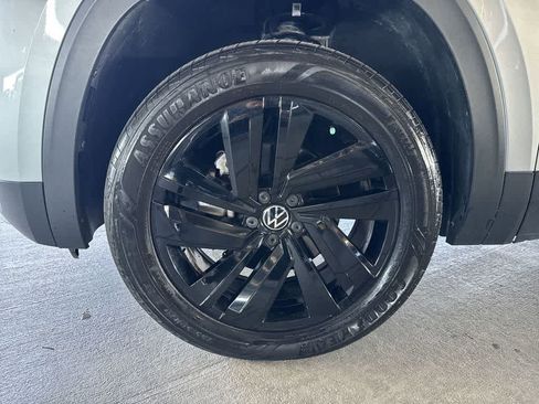 Used 2022 Volkswagen Atlas Cross Sport SE image 10