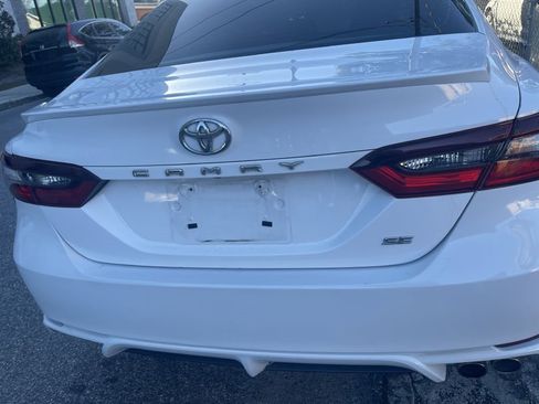 Used 2021 Toyota Camry SE image 5