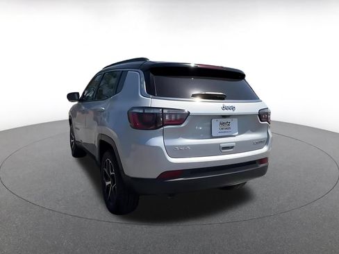 Used 2025 Jeep Compass Limited AWD/4WD image 11