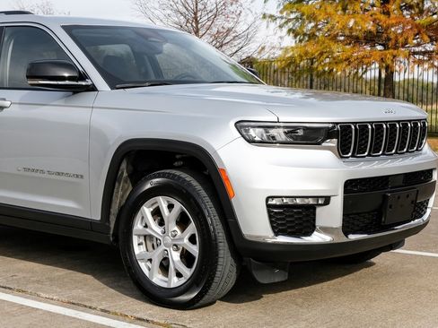 Used 2023 Jeep Grand Cherokee L Limited image 12