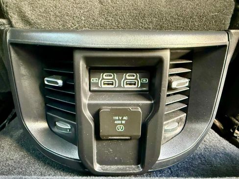 Used 2024 RAM 2500 Laramie w/ Safety Group AWD/4WD image 40
