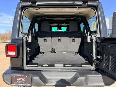 Used 2024 Jeep Wrangler Sport S image 12