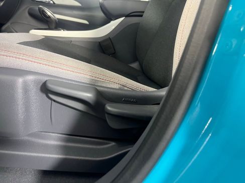 Used 2020 Chevrolet Bolt LT image 21