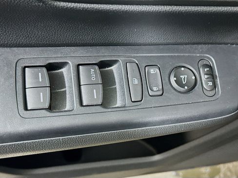 Used 2025 Honda CR-V LX image 15
