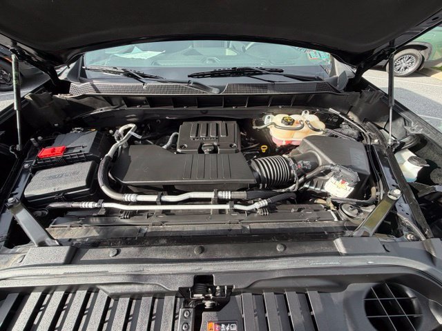 Certified 2024 Chevrolet Silverado 1500 Custom w/ Turbomax Blackout Package AWD/4WD image 17