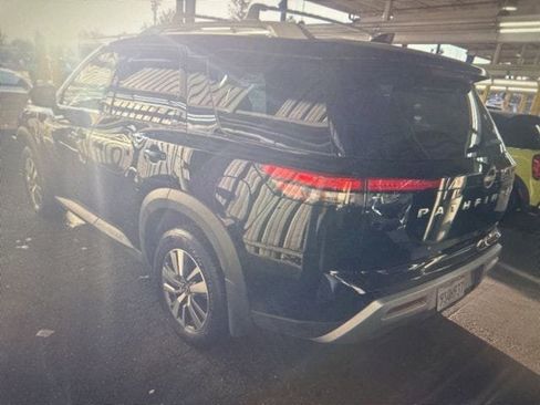 Used 2025 Nissan Pathfinder SL image 8