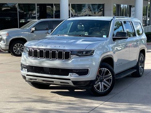 Used 2024 Jeep Wagoneer Series II w/ Flexible Seating Group RWD image 10
