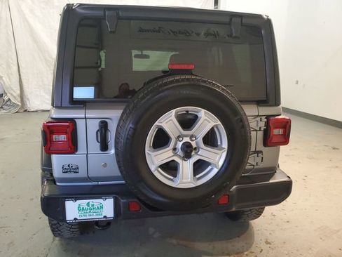 Used 2019 Jeep Wrangler Unlimited Sport S image 4