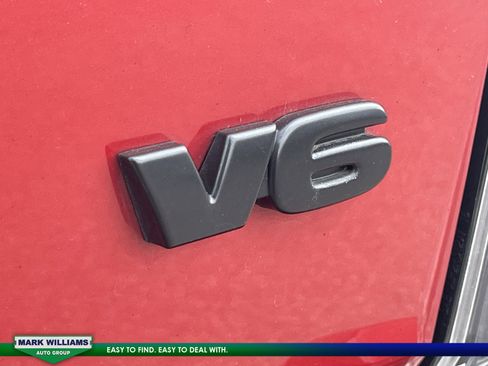 Used 2021 Toyota Tacoma TRD Off-Road image 9