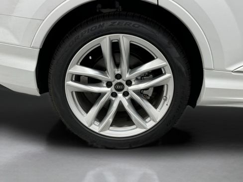 New 2025 Audi Q7 3.0T Premium Plus image 8