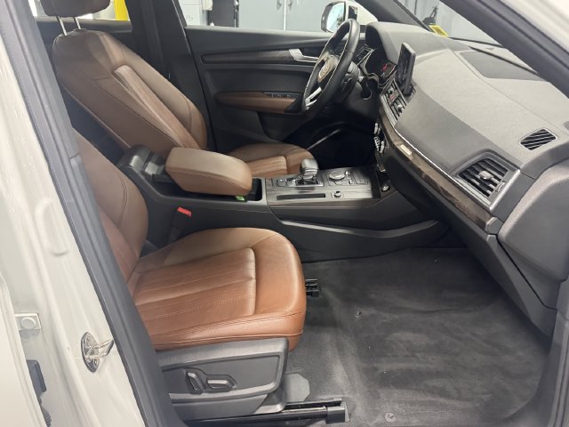 Used 2019 Audi Q5 Premium w/ Convenience Package AWD/4WD image 31