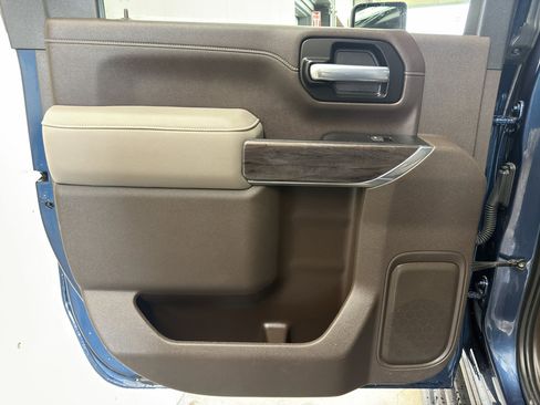 Used 2022 Chevrolet Silverado 2500 LTZ w/ LTZ Plus Package image 32