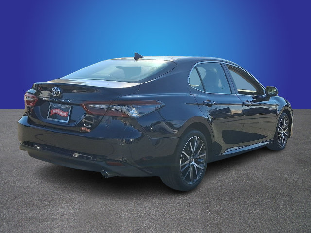 Used 2022 Toyota Camry XLE FWD image 4