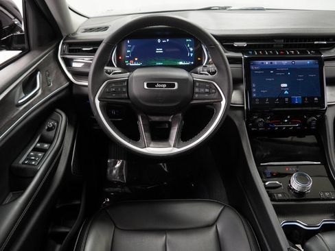 Used 2023 Jeep Grand Cherokee 4WD 4xe image 23