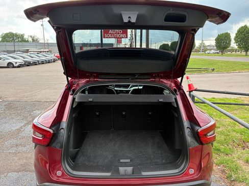 Used 2025 Chevrolet Trax LT image 30