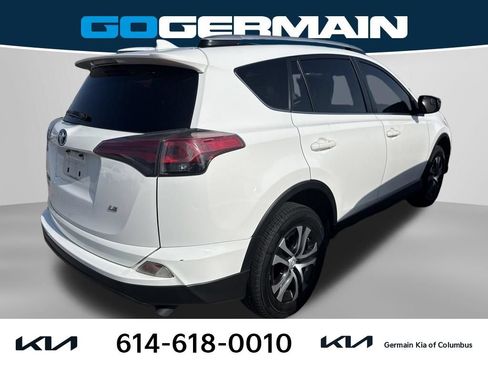 Used 2016 Toyota RAV4 LE FWD image 4
