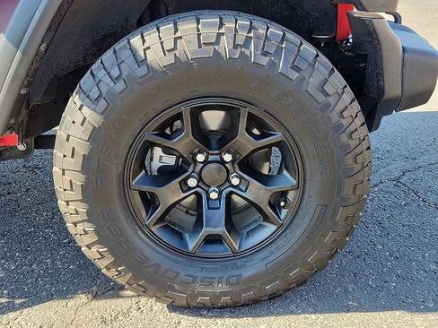 Used 2020 Jeep Gladiator Sport w/ Quick Order Package 24S image 7