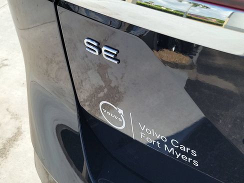 Used 2025 Volkswagen Atlas SE FWD image 9