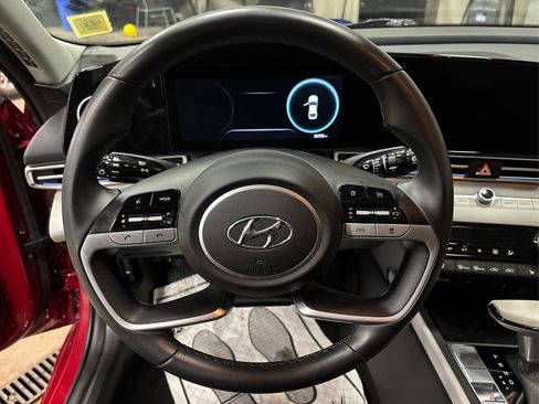 Used 2022 Hyundai Elantra Limited image 22