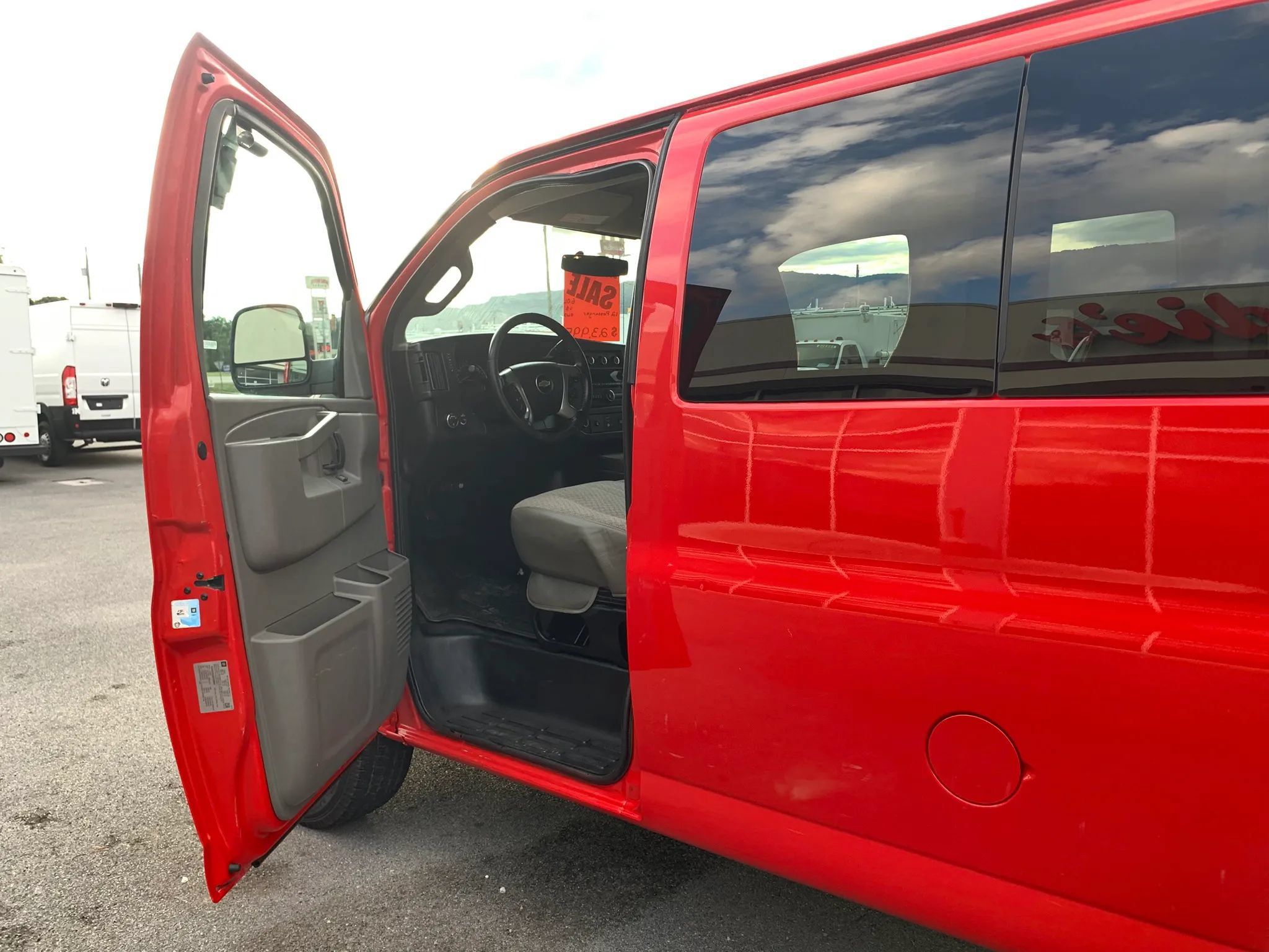 Used 2016 Chevrolet Express 2500 LS RWD image 7