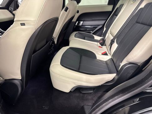 Used 2019 Land Rover Range Rover Sport HST image 30