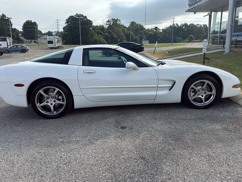 Used 2002 Chevrolet Corvette Coupe RWD image 7