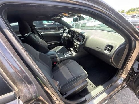 Used 2022 Dodge Charger SXT AWD/4WD image 5