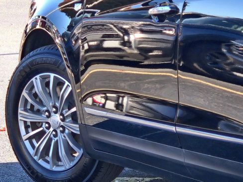 Used 2017 Cadillac XT5 Luxury w/ Driver Awareness Package image 15