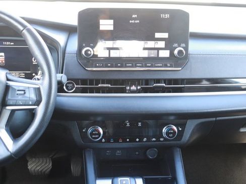 Used 2024 Mitsubishi Outlander 4WD Plug-In Hybrid image 17