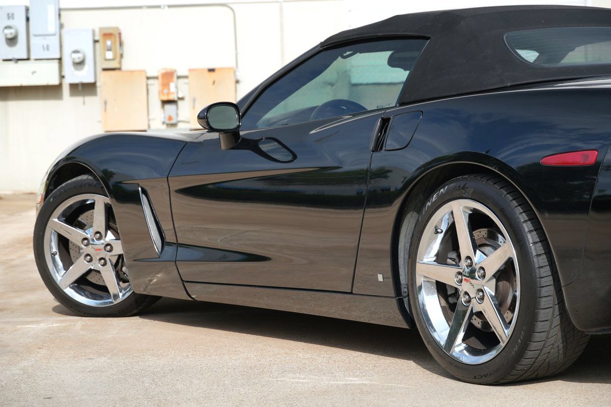 Used 2007 Chevrolet Corvette Convertible w/ Preferred Equipment Group RWD image 31