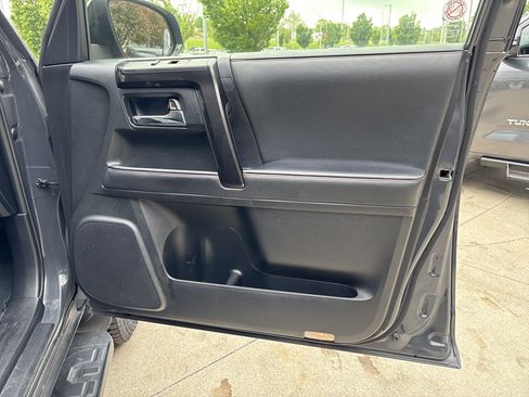 Used 2024 Toyota 4Runner TRD Off-Road AWD/4WD image 29